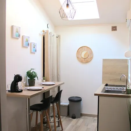 With Bedroom Near Train Station * Reims