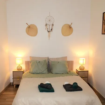 With Bedroom Near Train Station * Reims