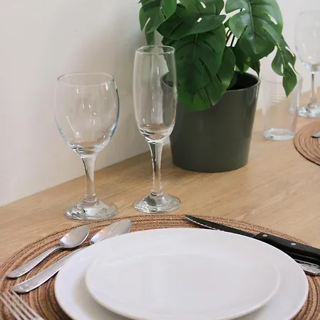 With Bedroom Near Train Station Apartment *