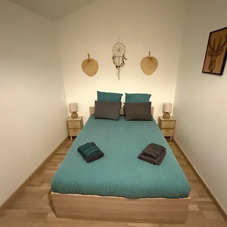 With Bedroom Near Train Station * Reims