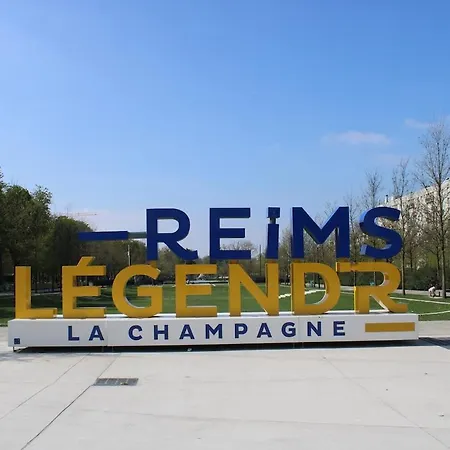 With Bedroom Near Train Station *