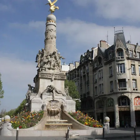 With Bedroom Near Train Station *