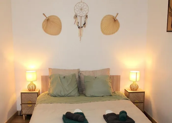 With Bedroom Near Train Station * Reims