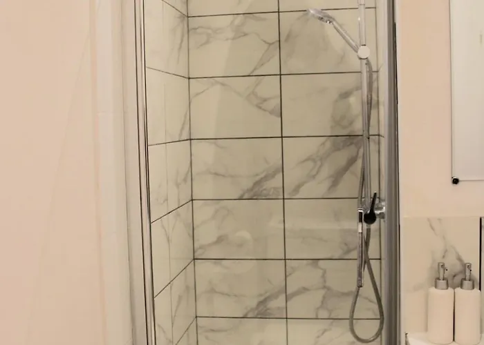 With Bedroom Near Train Station Appartement Reims