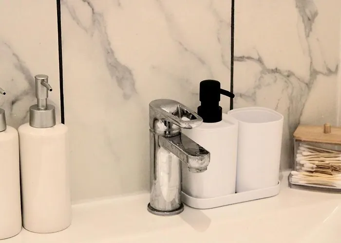 With Bedroom Near Train Station * Reims