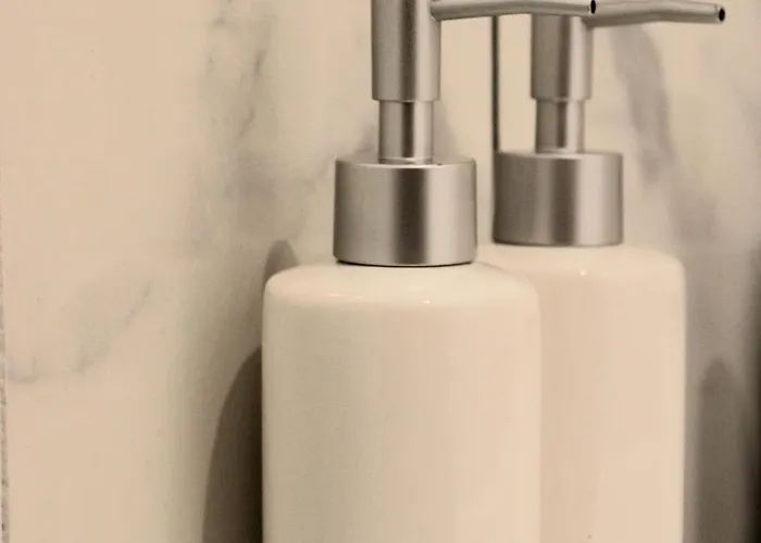 With Bedroom Near Train Station *