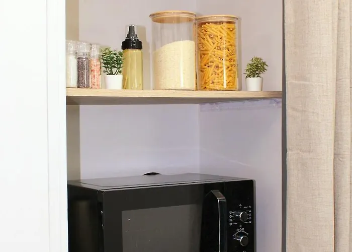 Appartement With Bedroom Near Train Station *