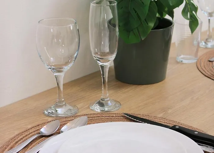 With Bedroom Near Train Station Appartement *