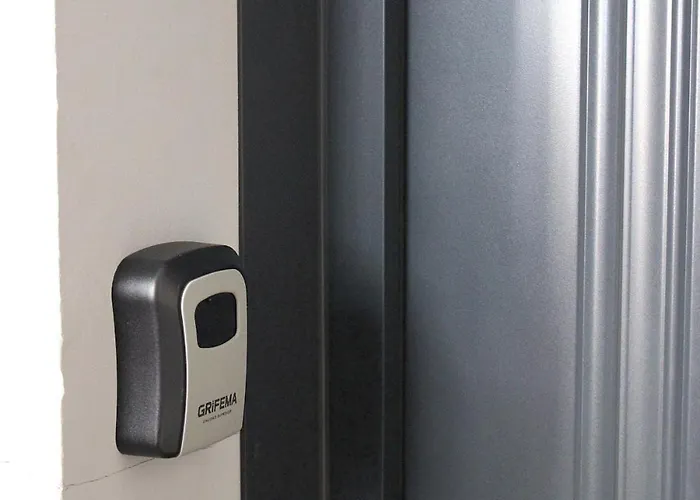 With Bedroom Near Train Station Appartement *