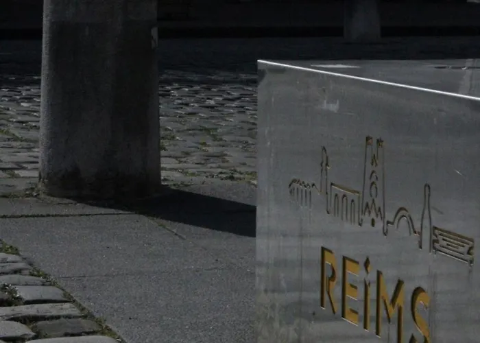 With Bedroom Near Train Station Appartement