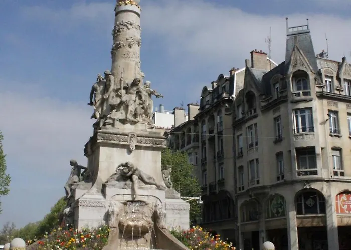 With Bedroom Near Train Station *